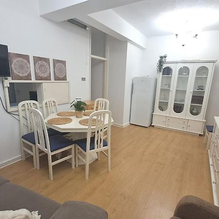 Best Location 2 Bed2 Bath W/Lift In Town! Gibraltar Exterior photo