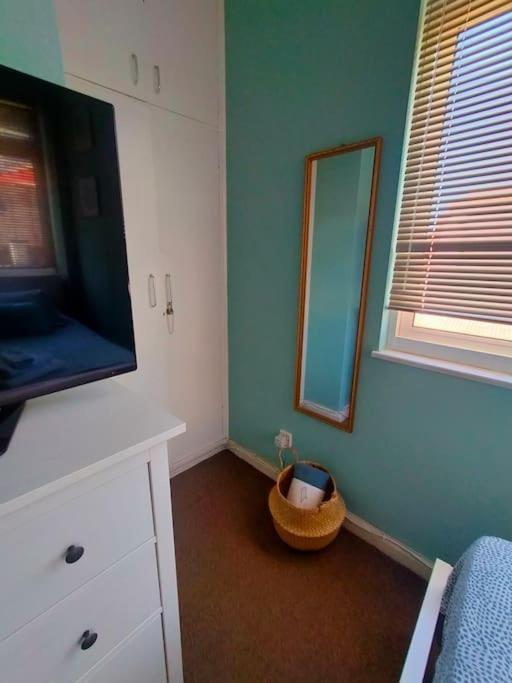 Best Location 2 Bed2 Bath W/Lift In Town! Gibraltar Exterior photo